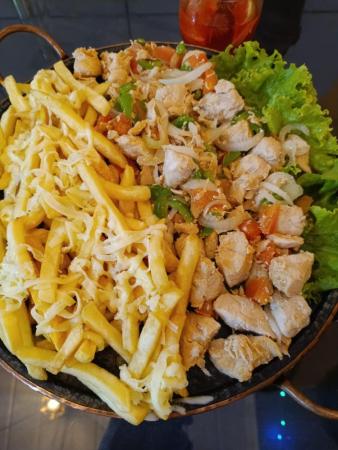FRANGO COM FRITAS